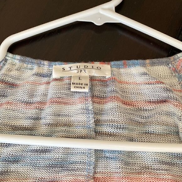 EUC tie front top with tassels and cinch-able sides size L - Picture 4 of 5